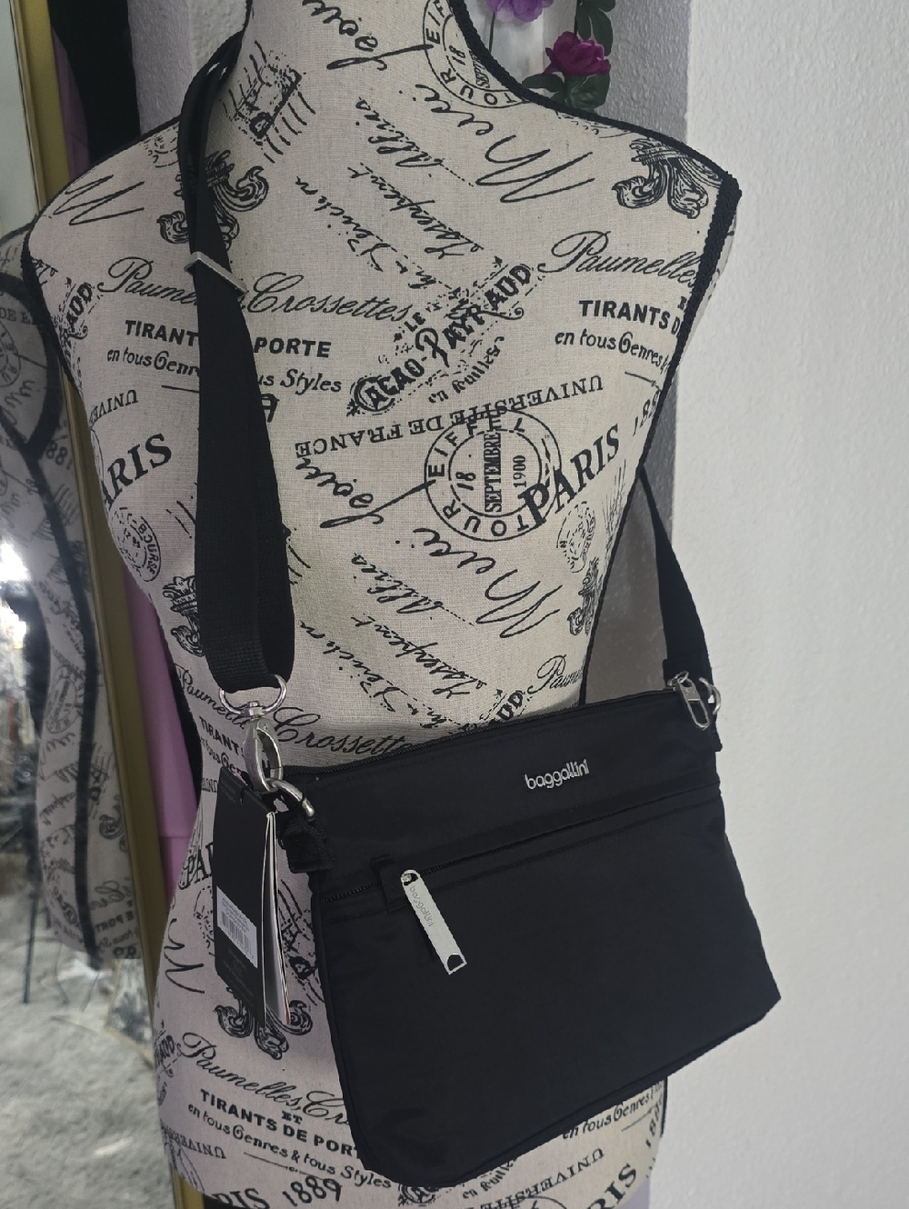 Baggallini Black Lightweight Small Crossbody W/ Silver Hardware W/ RIDF (NWT)🖤